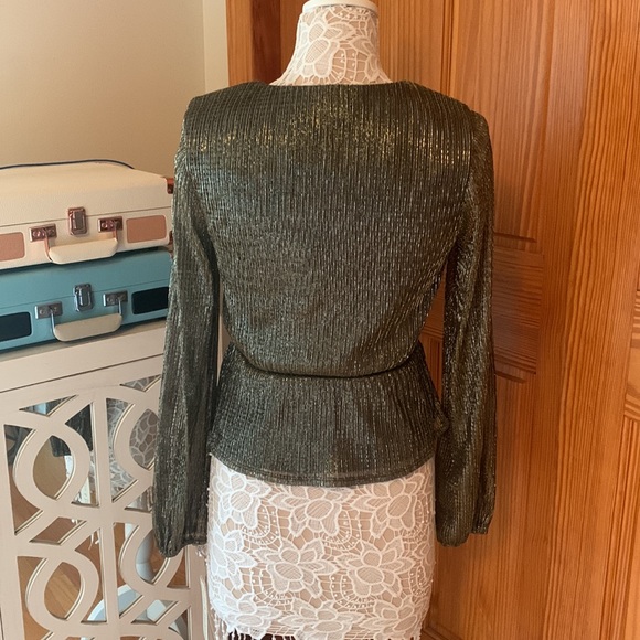 NWT June & Hudson Glitter Surplice Peplum Top - Picture 6 of 7